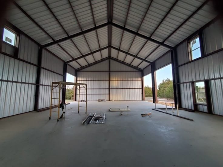 توريد وتنفيذ هناجر ومستودعات بجميع الاحجام مكونه من دور واحدفي حي الرمال