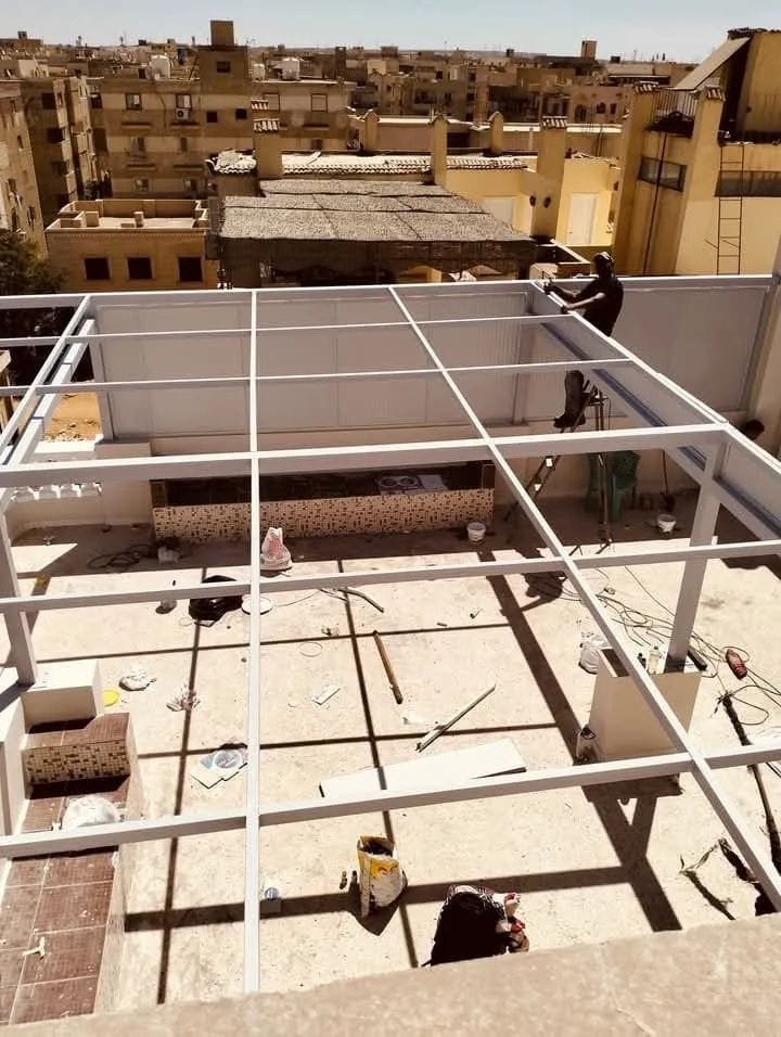 ساندوتش بانل بالرياض: الثورة الحديثة في بناء الغرف والأسقف للمنازل والمستودعات