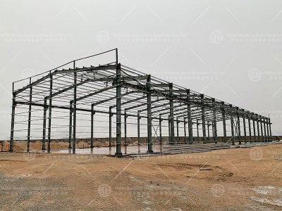 بناء ملاحق ساندويش بانل وهناجر ومستودعات القيروان |التكلفة والمزايا 2026